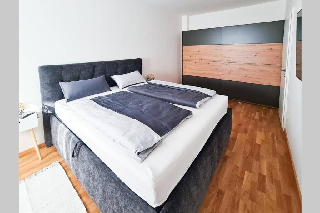 מורביש אם סי Lake View Suite מראה חיצוני תמונה